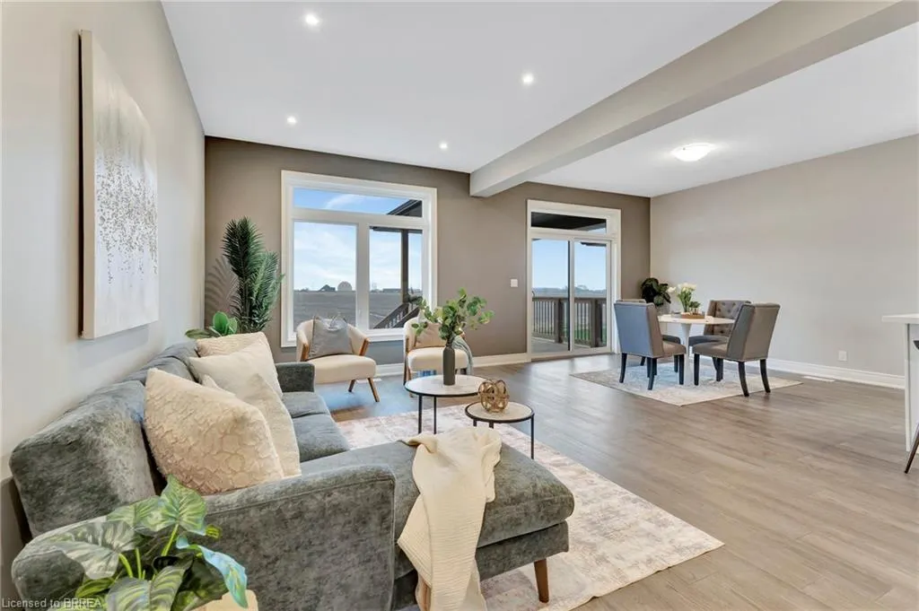 247 Lafayette Street E