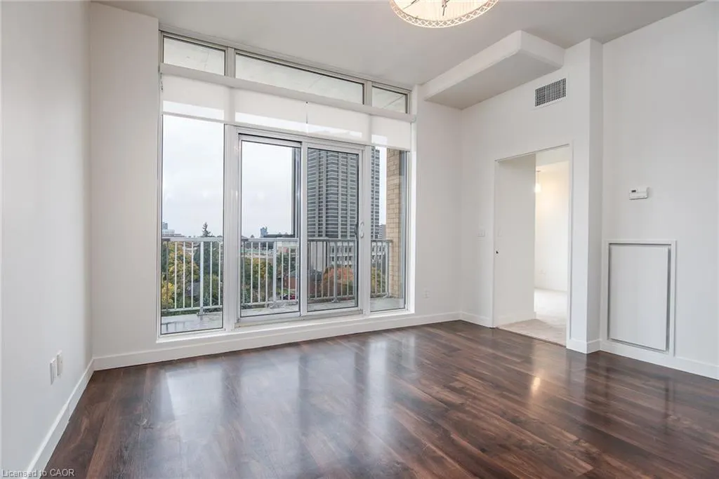 191 King Street S, #807