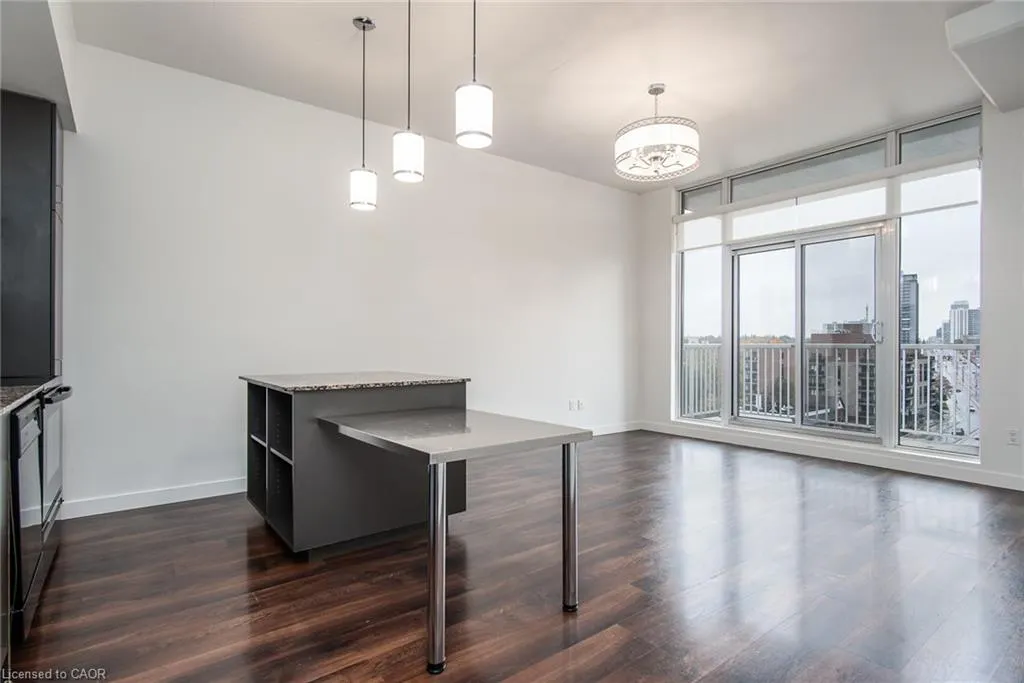 191 King Street S, #807