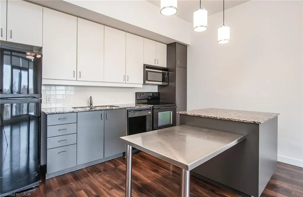 191 King Street S, #807