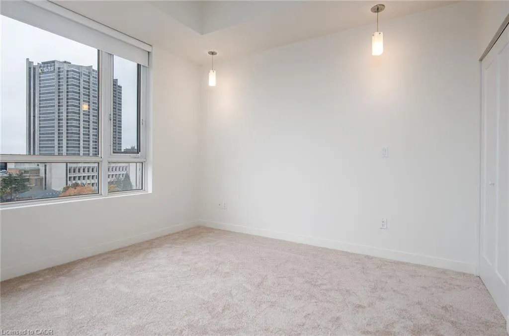 191 King Street S, #807