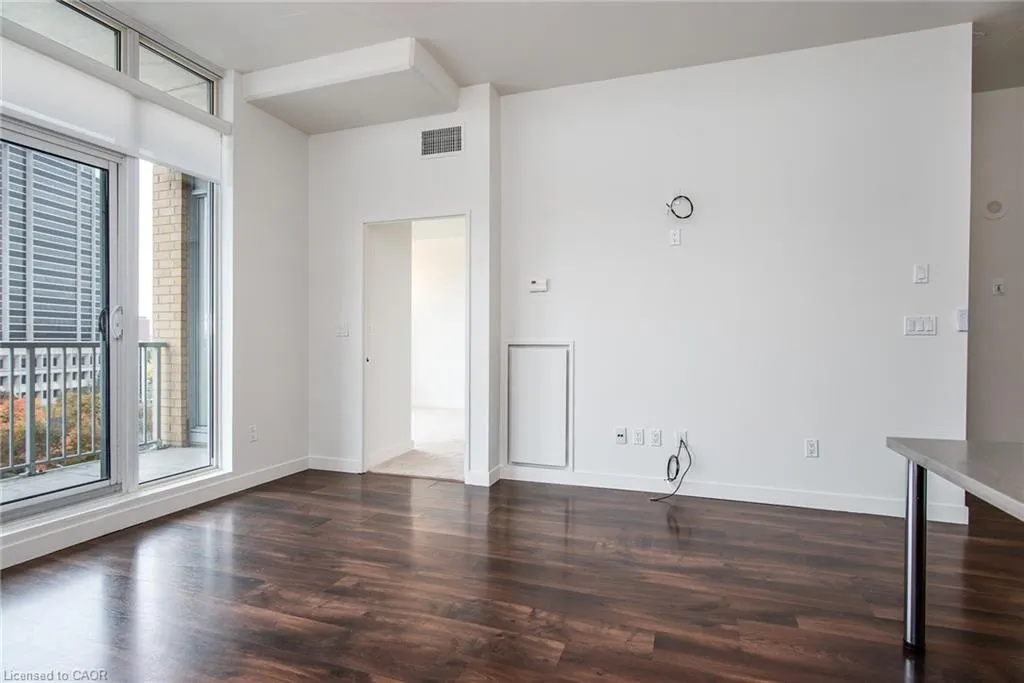 191 King Street S, #807