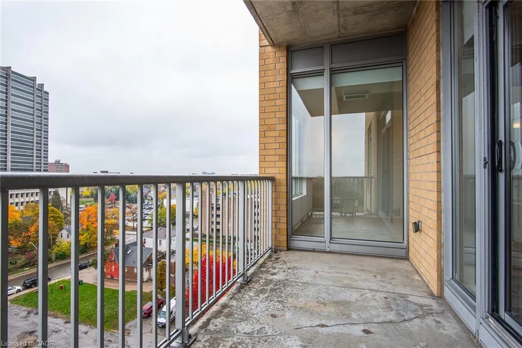 191 King Street S, #807