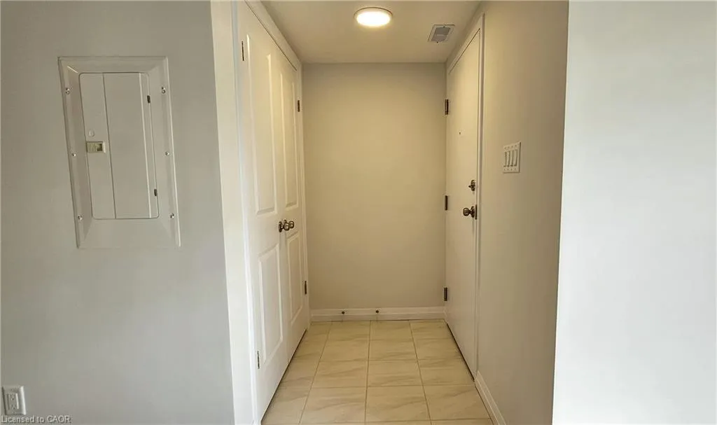 410 Northfield Drive W, #C7