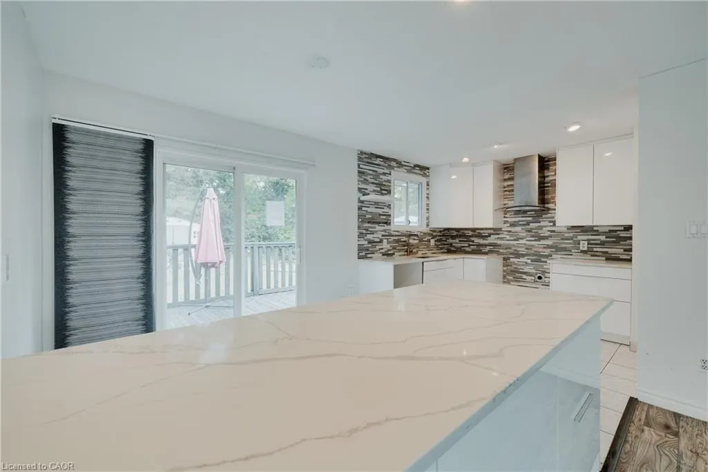 595 Pioneer Drive, #Upper Level