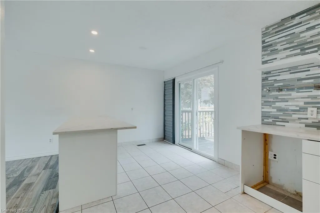 595 Pioneer Drive, #Upper Level