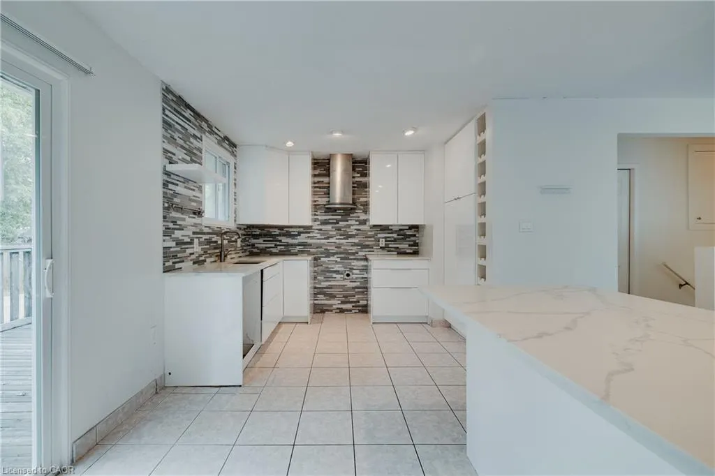 595 Pioneer Drive, #Upper Level