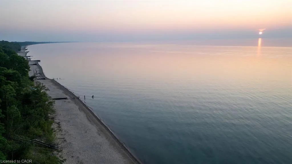 7049 Blue Coast Heights