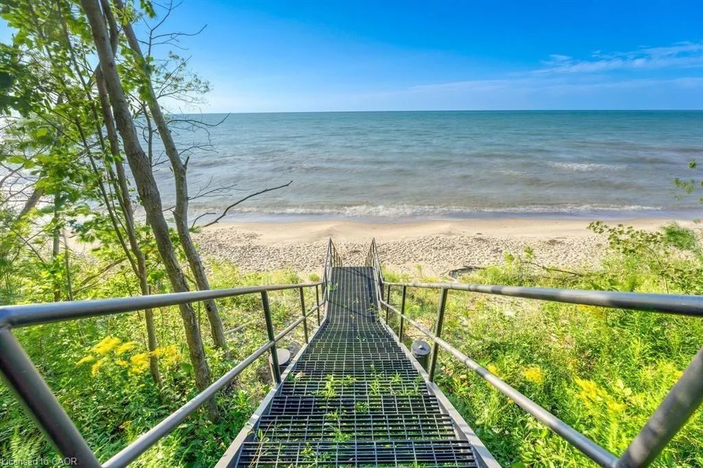 7049 Blue Coast Heights