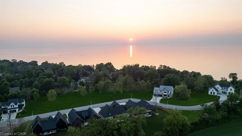 7049 Blue Coast Heights