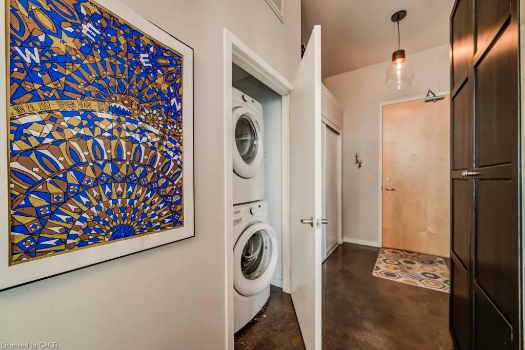 404 King Street W, #608