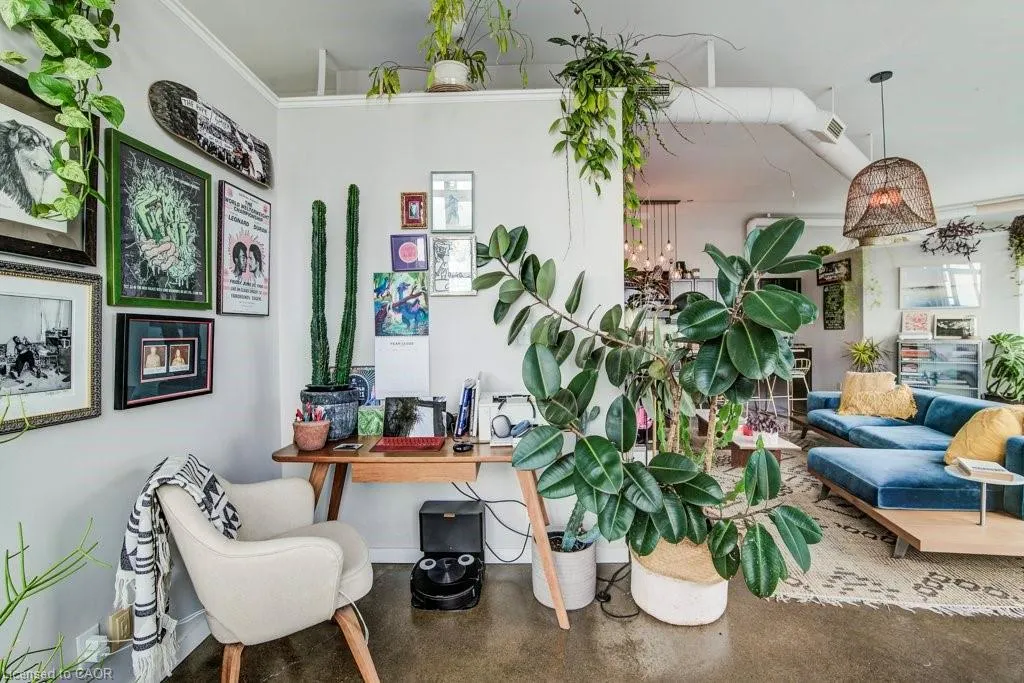 404 King Street W, #608