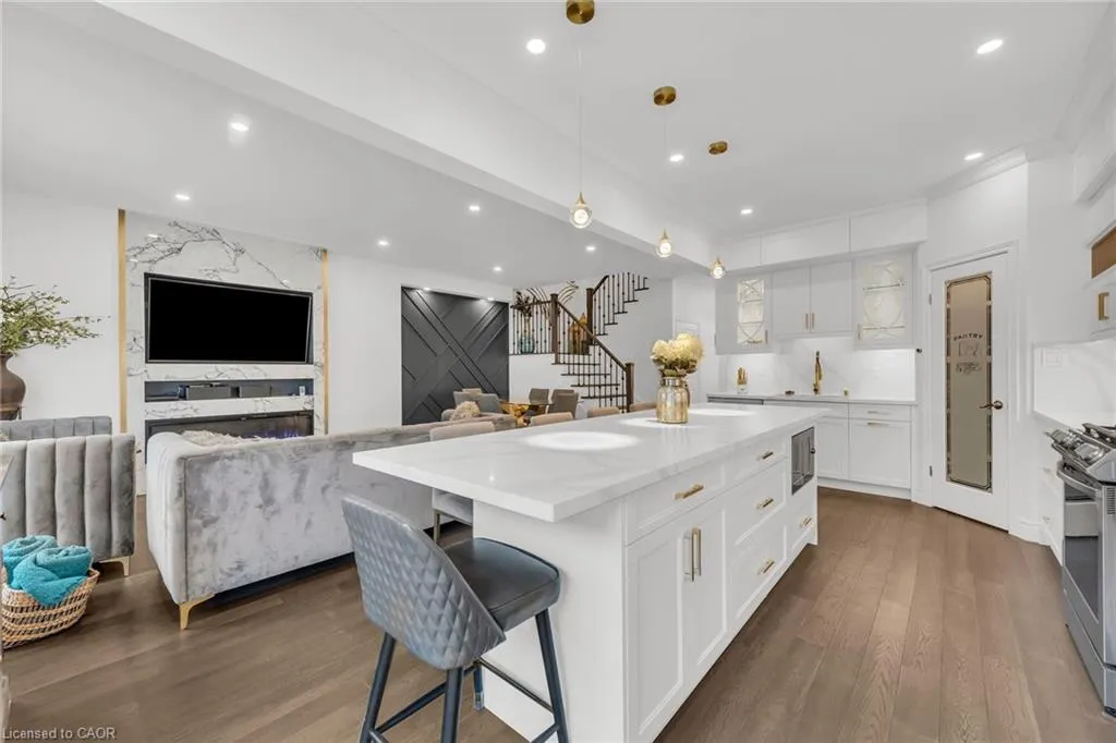 122 Shoreview Place