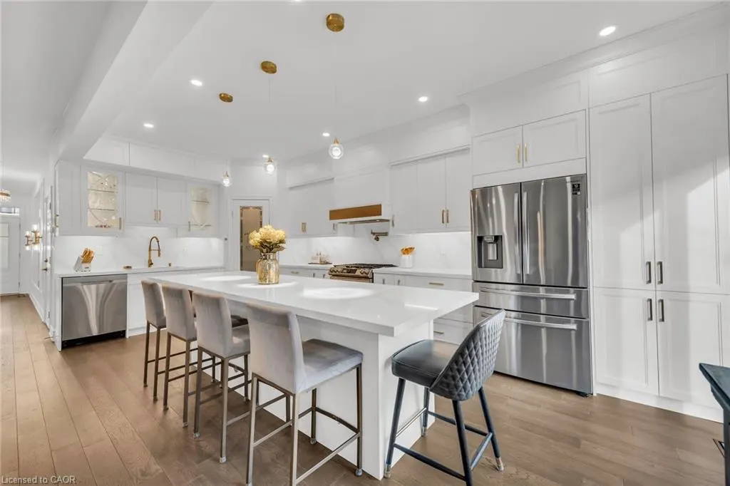 122 Shoreview Place
