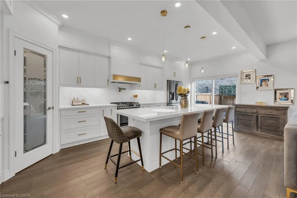 122 Shoreview Place