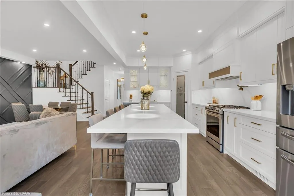 122 Shoreview Place