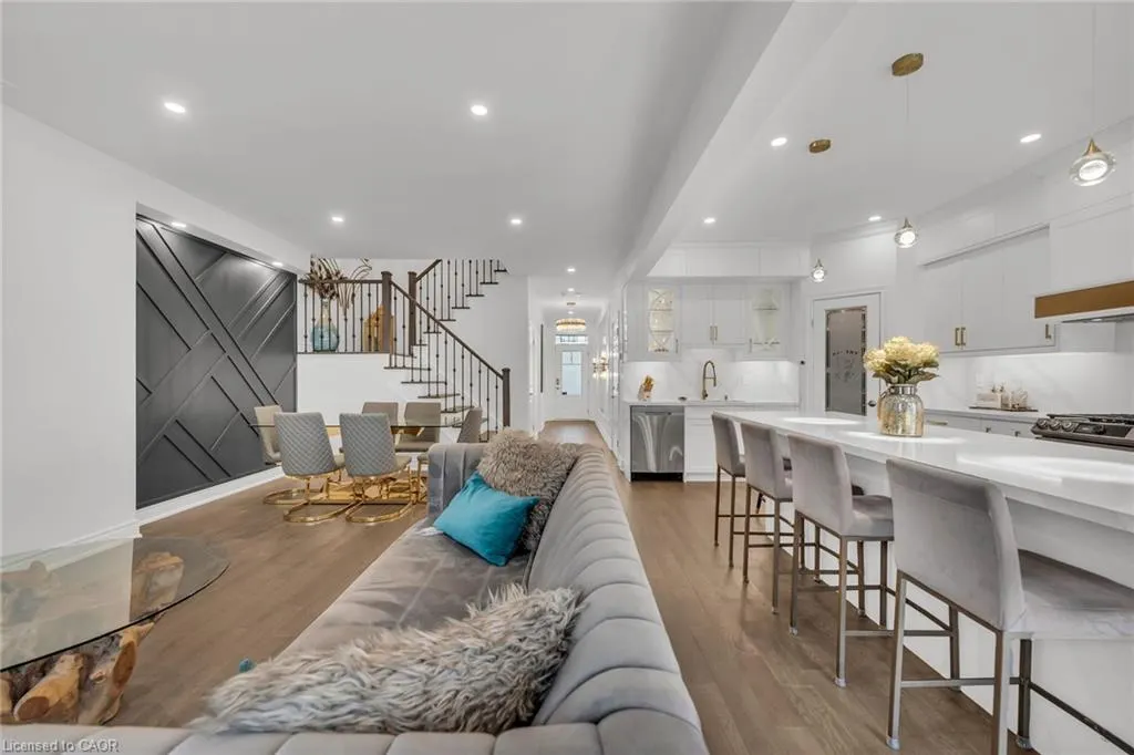 122 Shoreview Place