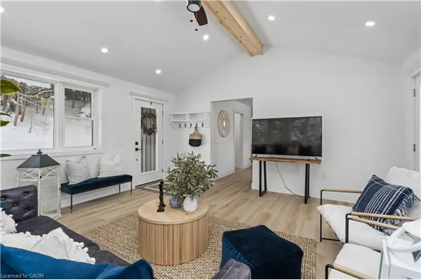 5789 Kennisis Lake Road