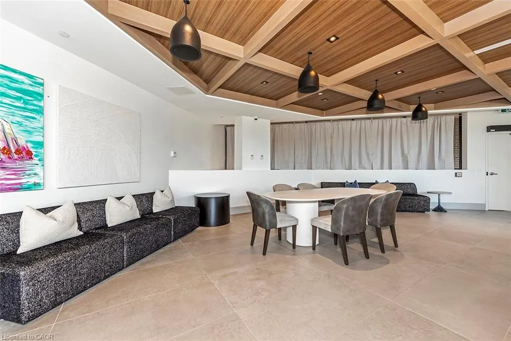 600 North Service Road #606
