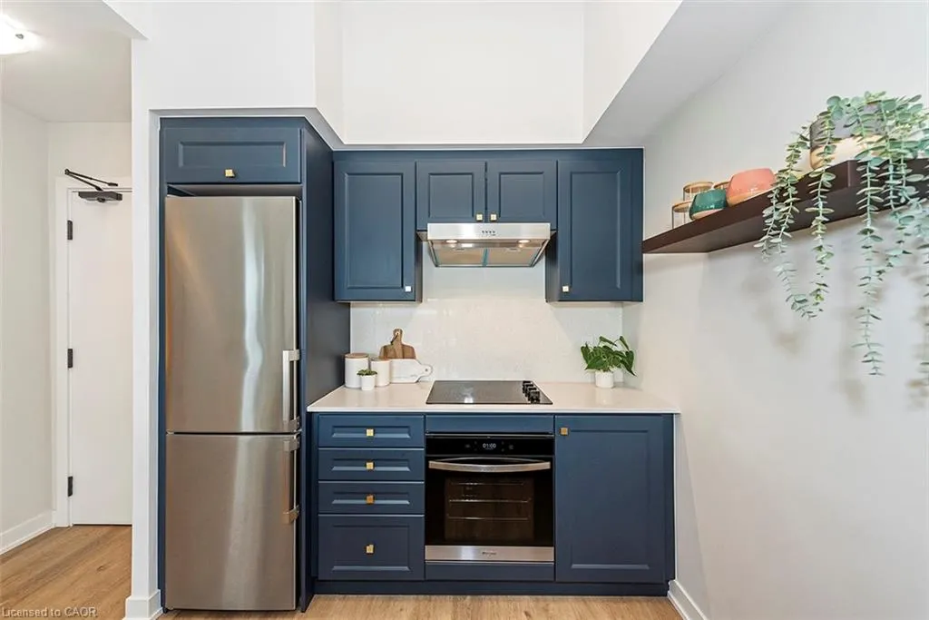 600 North Service Road #606