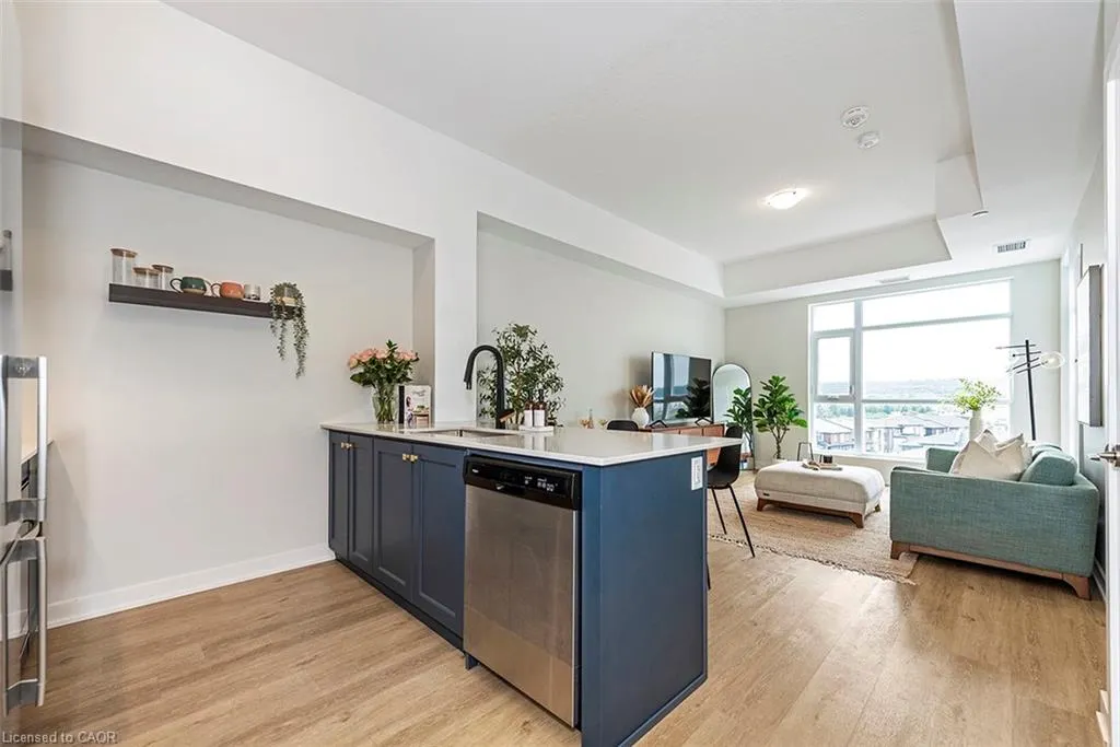 600 North Service Road #606