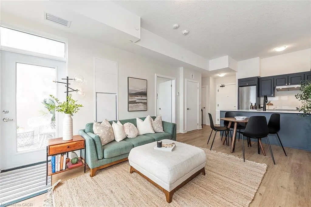 600 North Service Road #606
