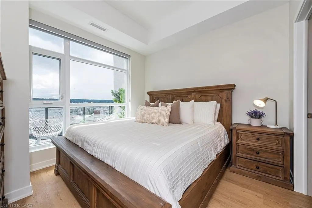 600 North Service Road #606