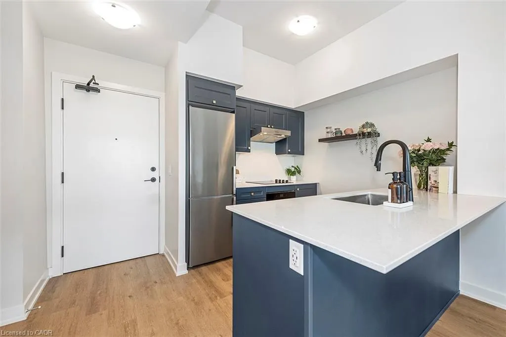 600 North Service Road #606