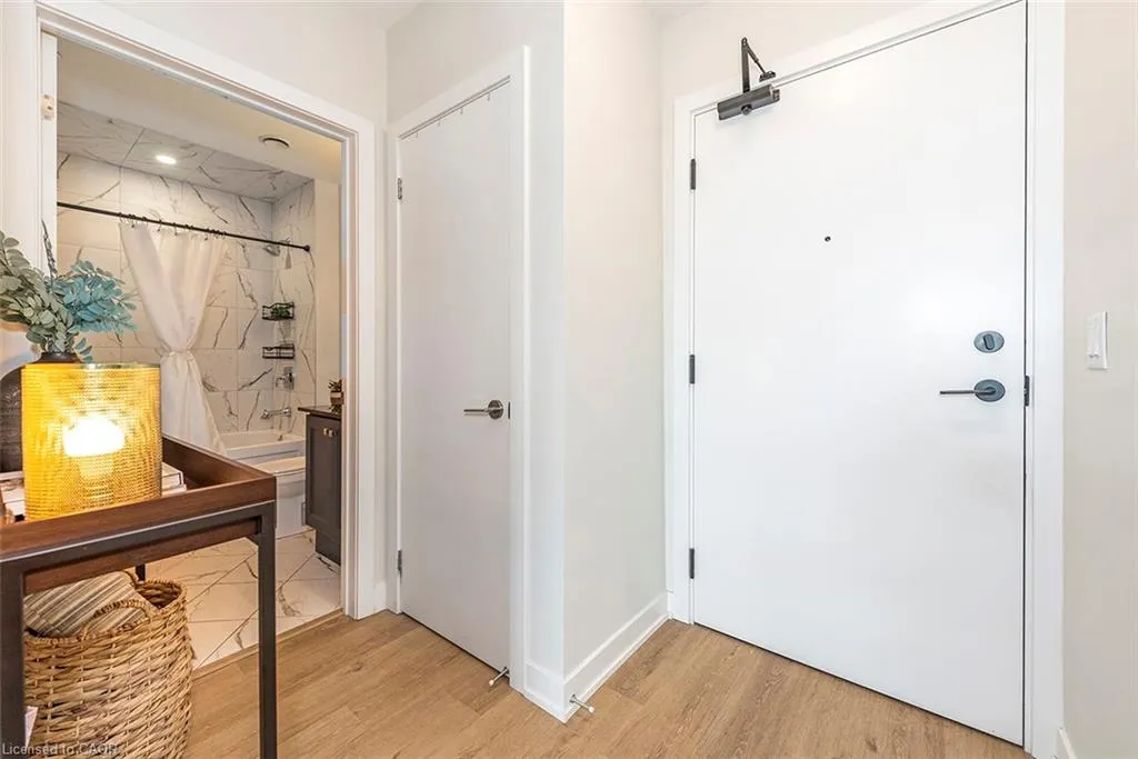 600 North Service Road #606