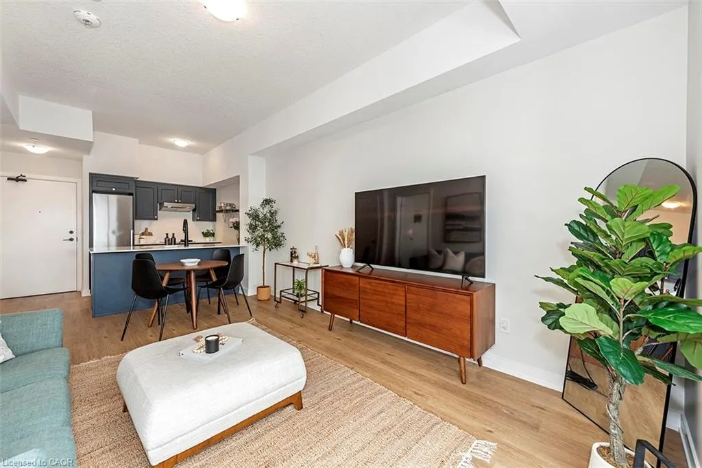 600 North Service Road #606