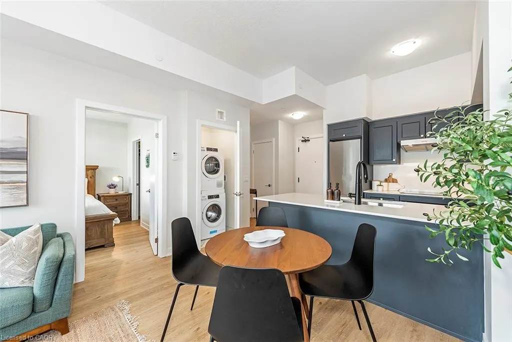 600 North Service Road #606