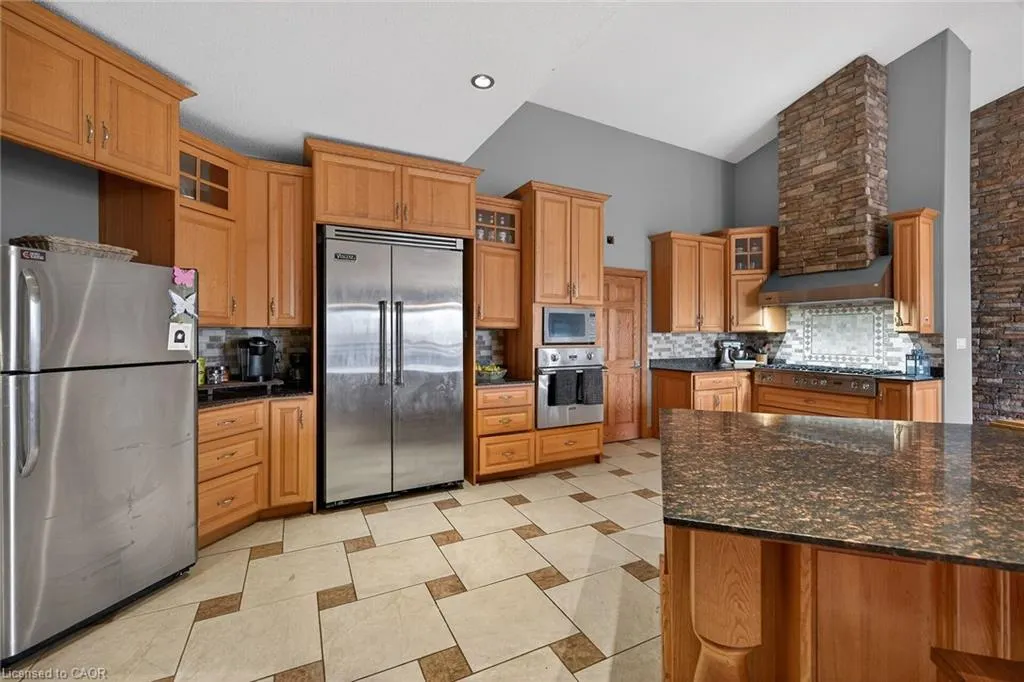 393 Old Onondaga Road E
