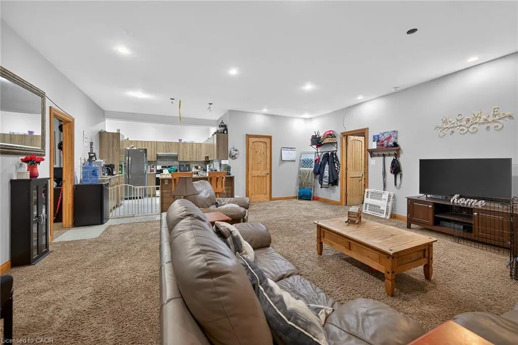 393 Old Onondaga Road E