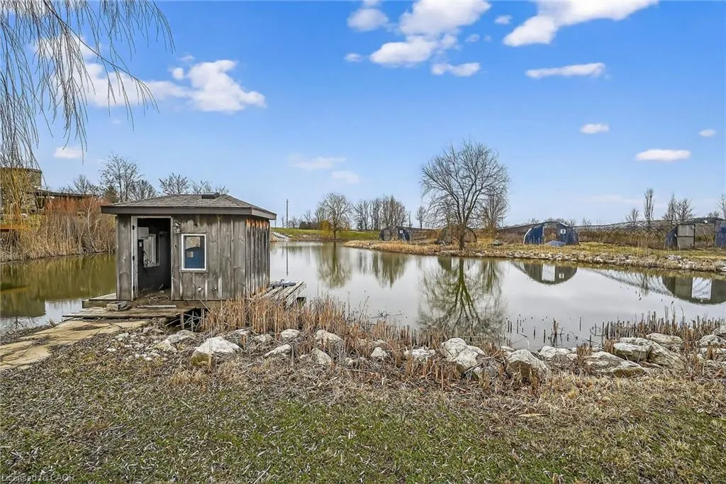 393 Old Onondaga Road E