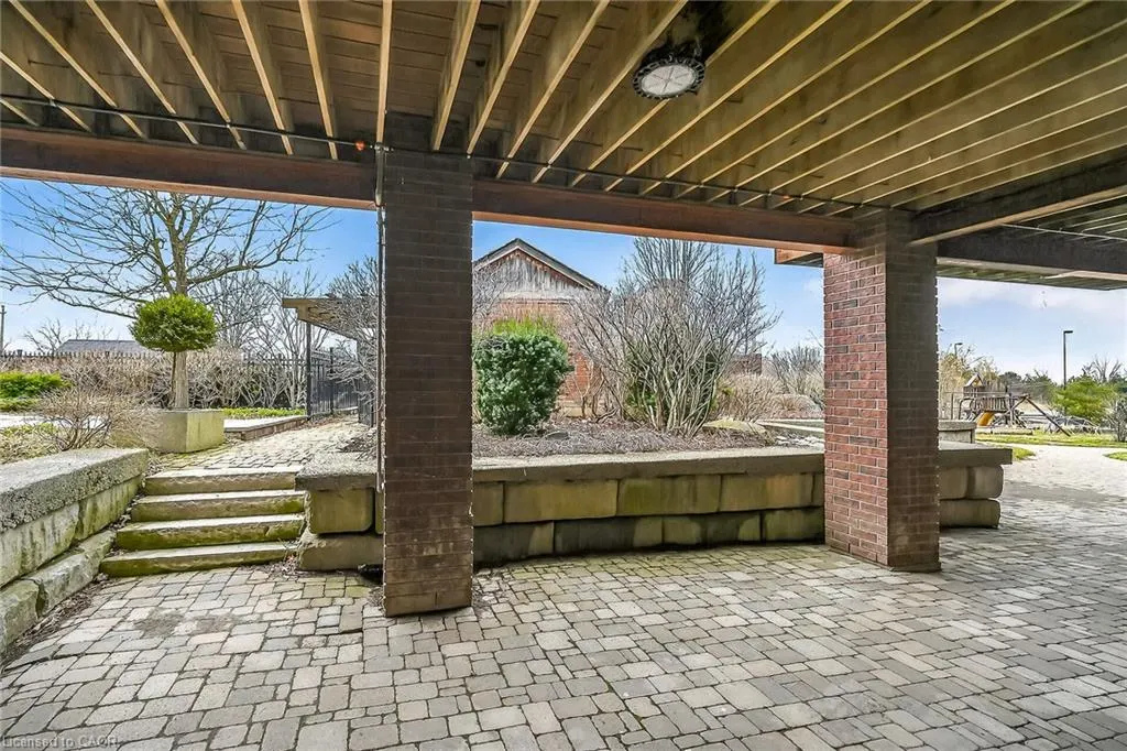 393 Old Onondaga Road E