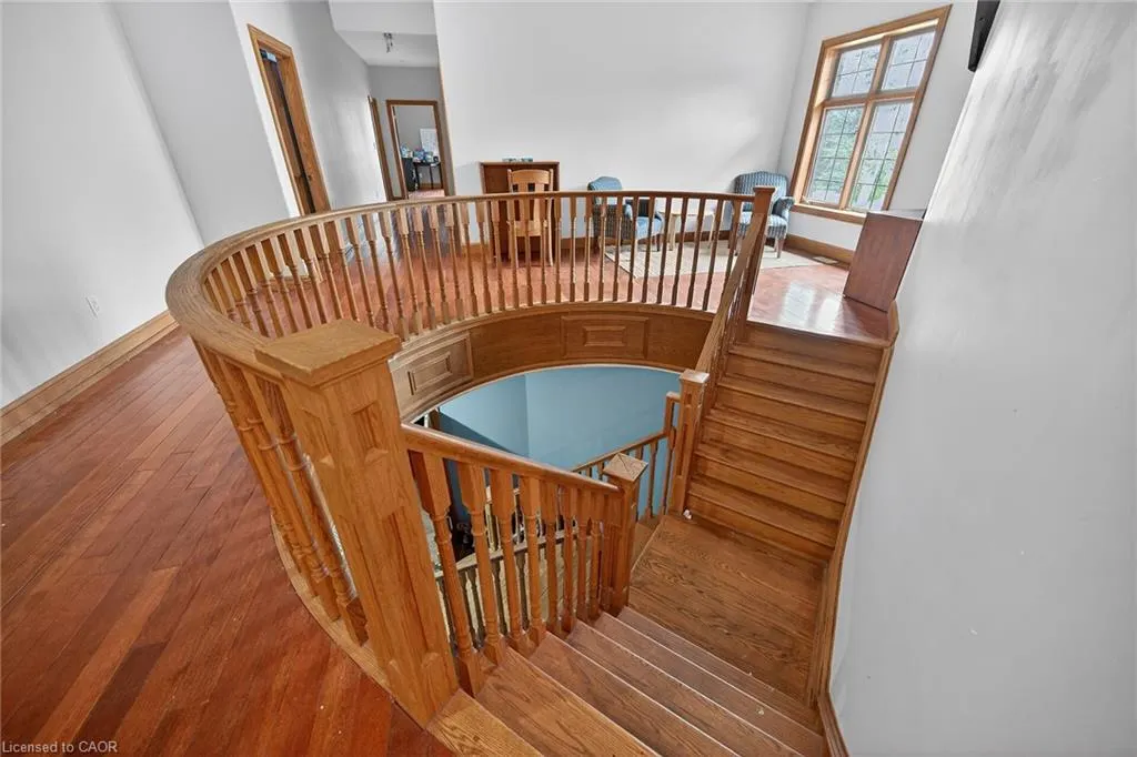 393 Old Onondaga Road E
