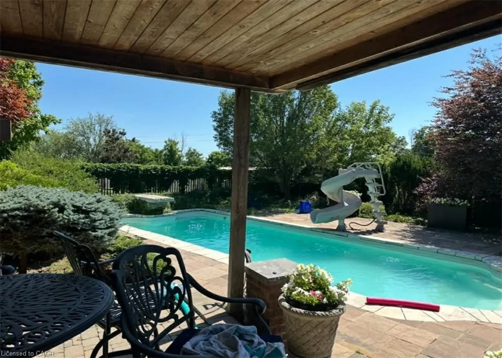 393 Old Onondaga Road E