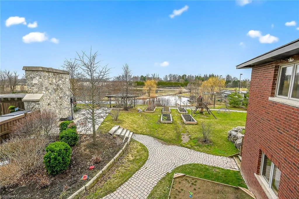 393 Old Onondaga Road E