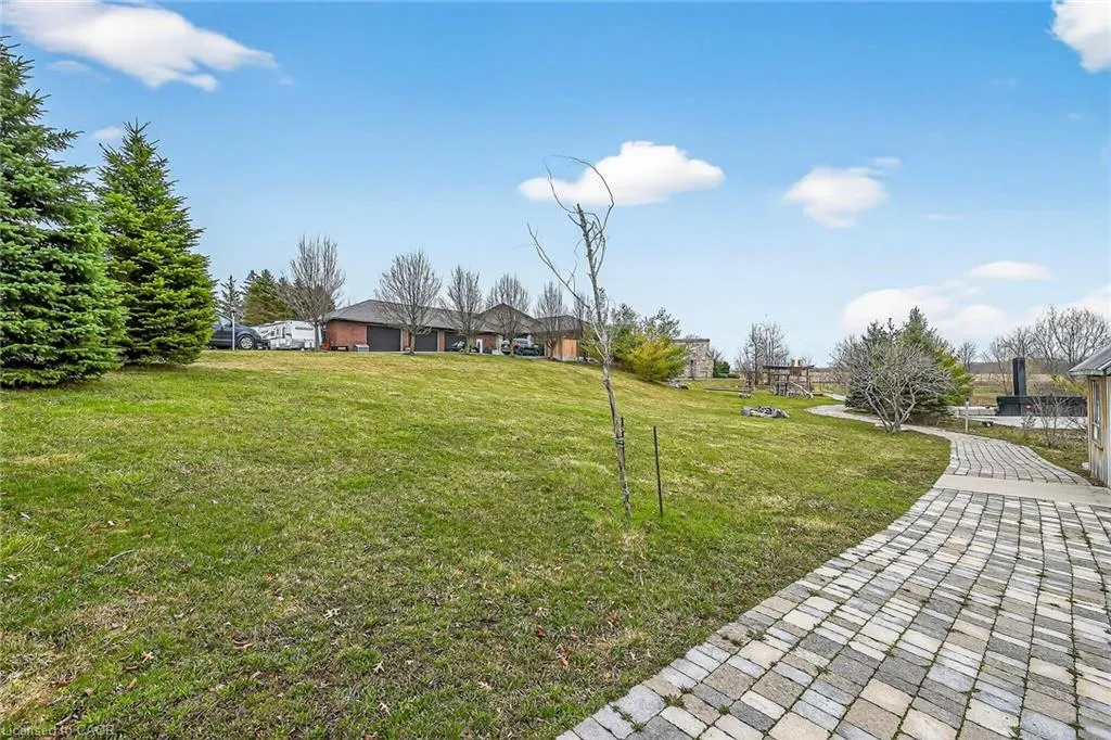 393 Old Onondaga Road E