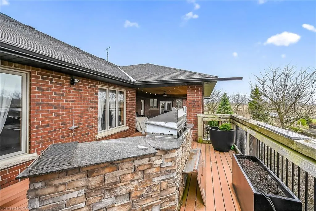 393 Old Onondaga Road E