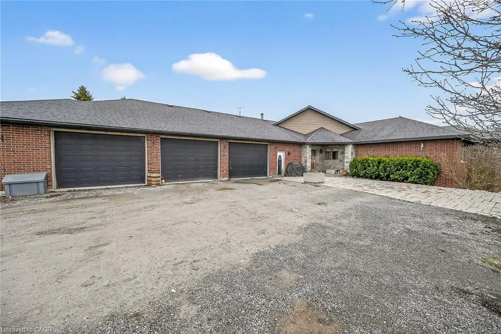393 Old Onondaga Road E