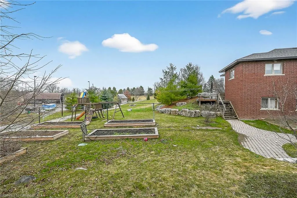 393 Old Onondaga Road E