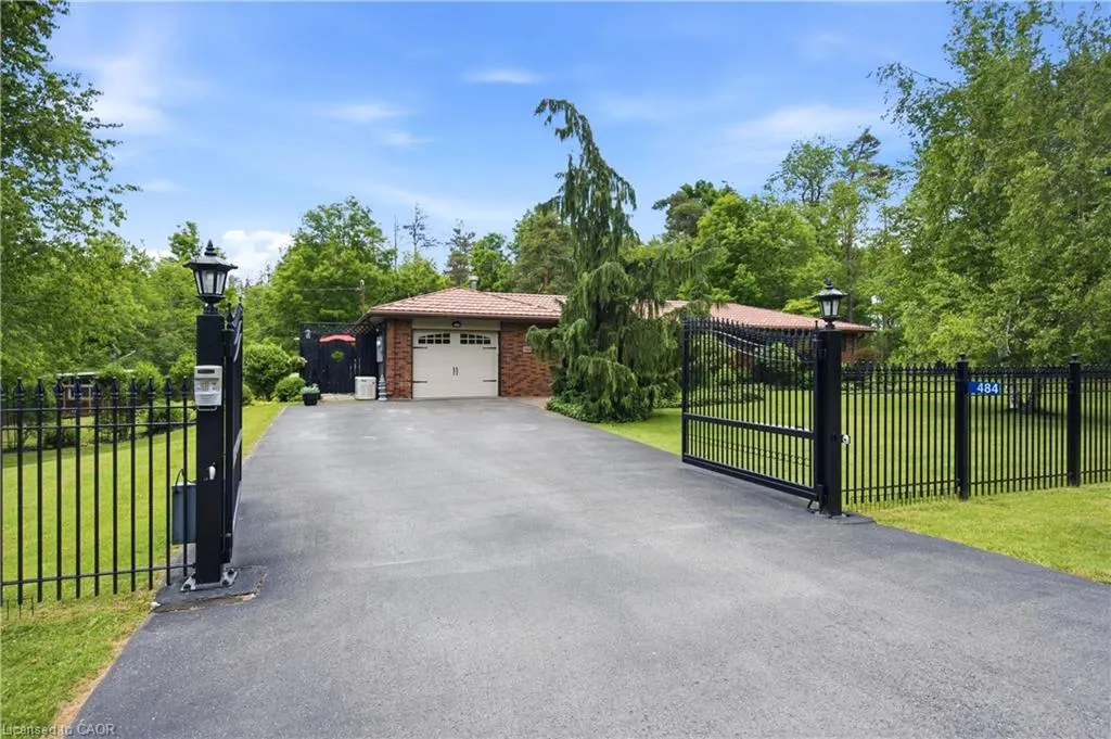 484 Concession 11 Road E