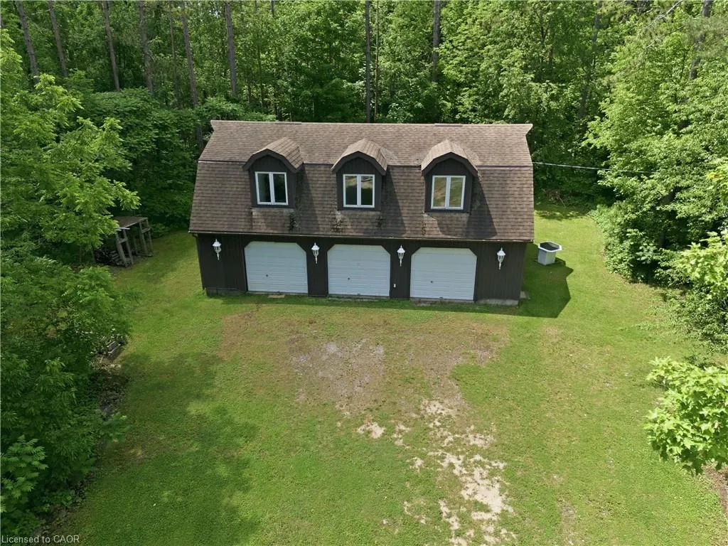 484 Concession 11 Road E