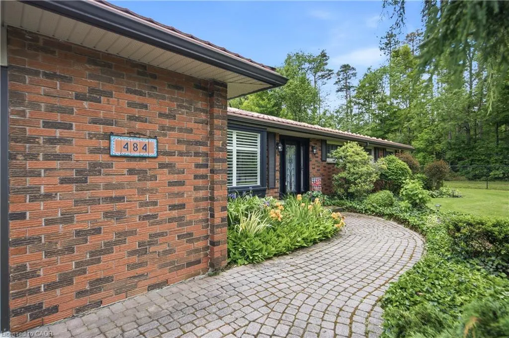 484 Concession 11 Road E