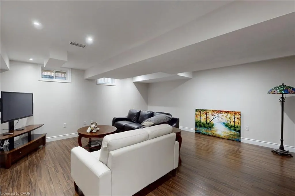 34 Forest Valley Crescent