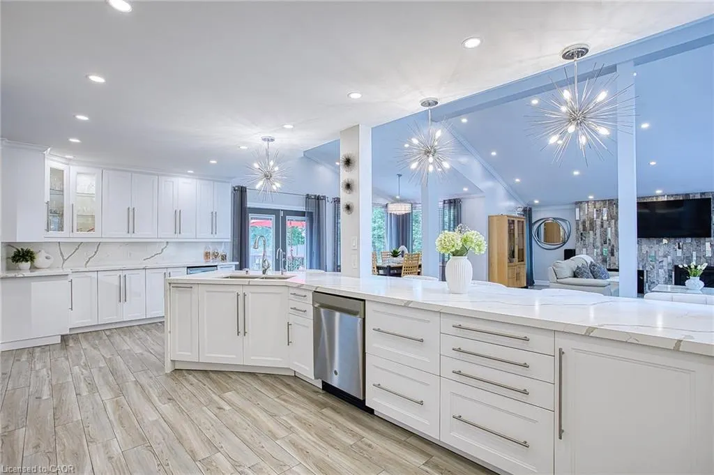 3263 Guyatt Road