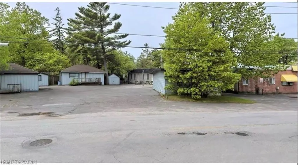 47 River Road E