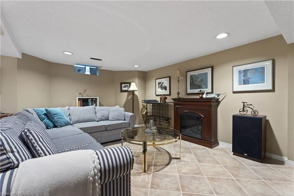 77 Sunvale Place