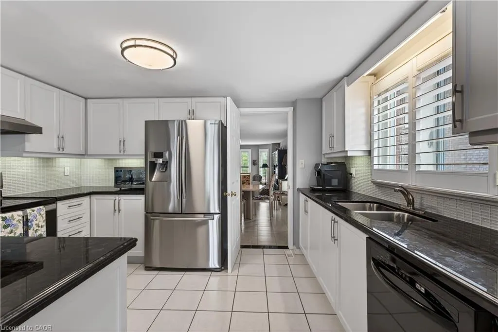 77 Sunvale Place